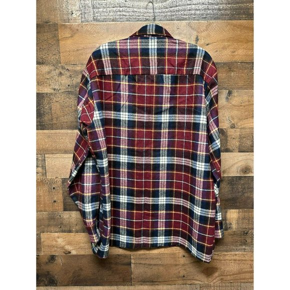 Van Heusen Winterweights Men's Long Sleeve Button Up Size Medium *100% Acrylic* - Picture 3 of 3